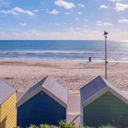 Spacious 4 Bed Rooms, Parking, Garden And Near Parks, Beaches And University Bournemouth Bagian luar foto