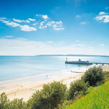 Spacious 4 Bed Rooms, Parking, Garden And Near Parks, Beaches And University Bournemouth Bagian luar foto