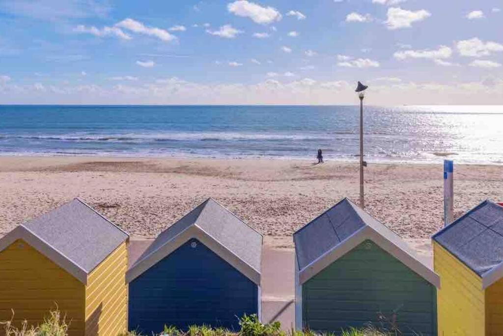 Spacious 4 Bed Rooms, Parking, Garden And Near Parks, Beaches And University Bournemouth Bagian luar foto