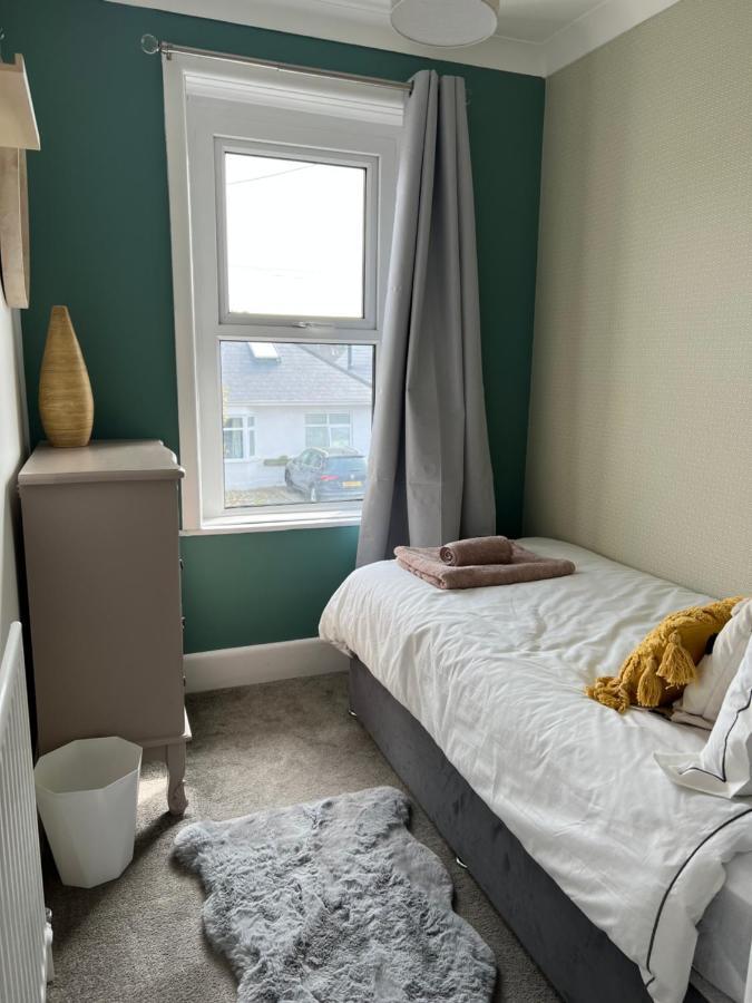 Spacious 4 Bed Rooms, Parking, Garden And Near Parks, Beaches And University Bournemouth Bagian luar foto